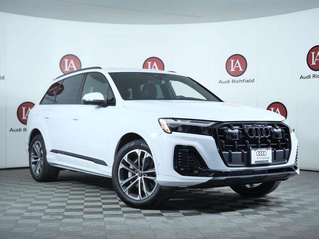 2025 Audi Q7 45 Premium quattro Tiptronic's photo