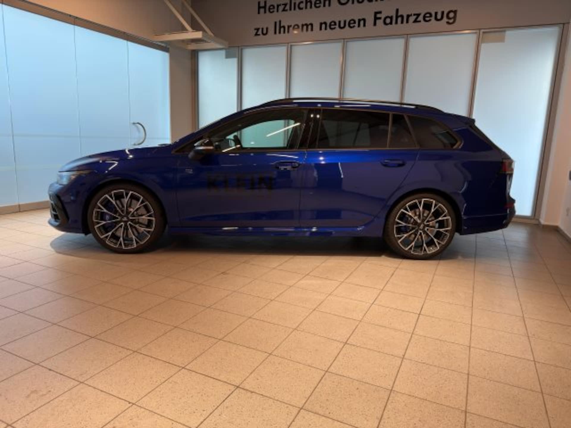 Volkswagen Golf Variant R
