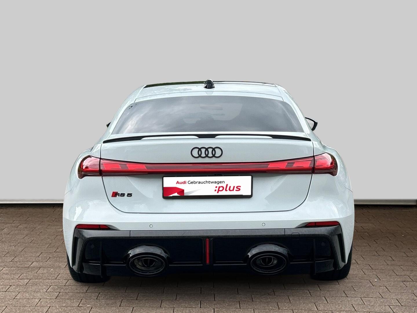 Bild über Audi RS 5 Limousine TFSI quattro 470 kW tiptronic - für weitere Informationen kontaktieren Sie den Audi Partner