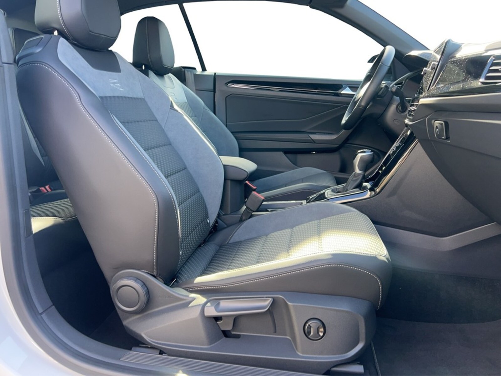 Volkswagen T-Roc Cabriolet – Bild 10