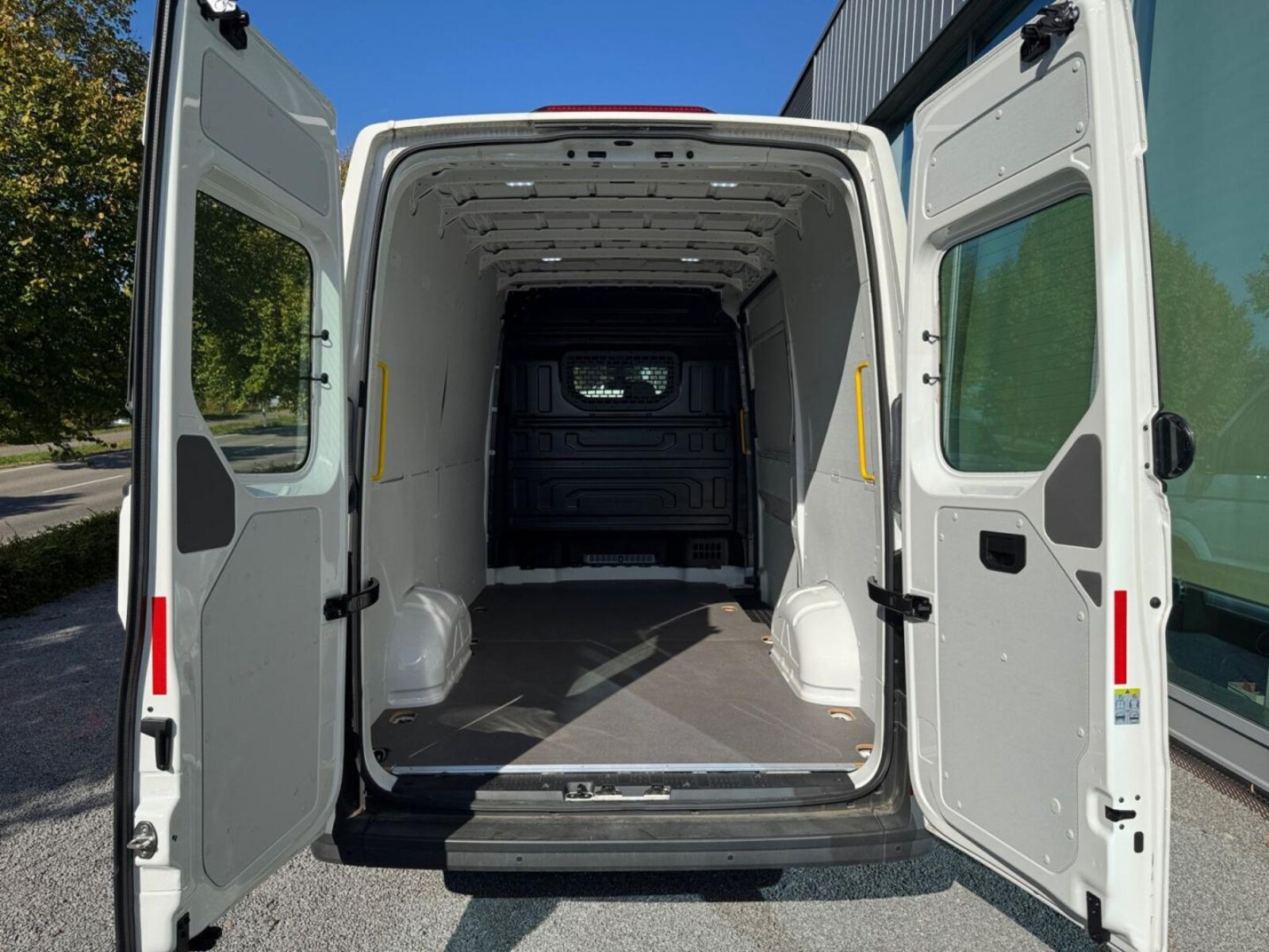 Volkswagen Crafter Kasten mittlerer Radstand – Bild 10