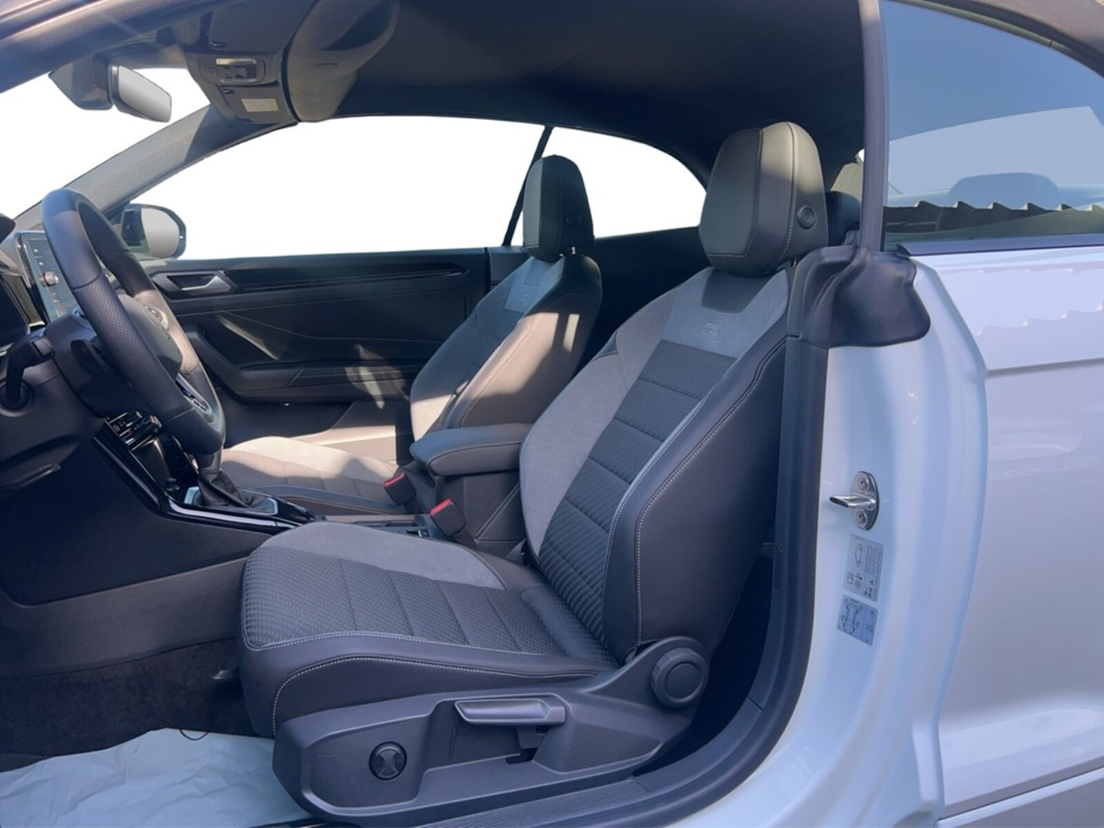 Volkswagen T-Roc Cabriolet – Bild 12