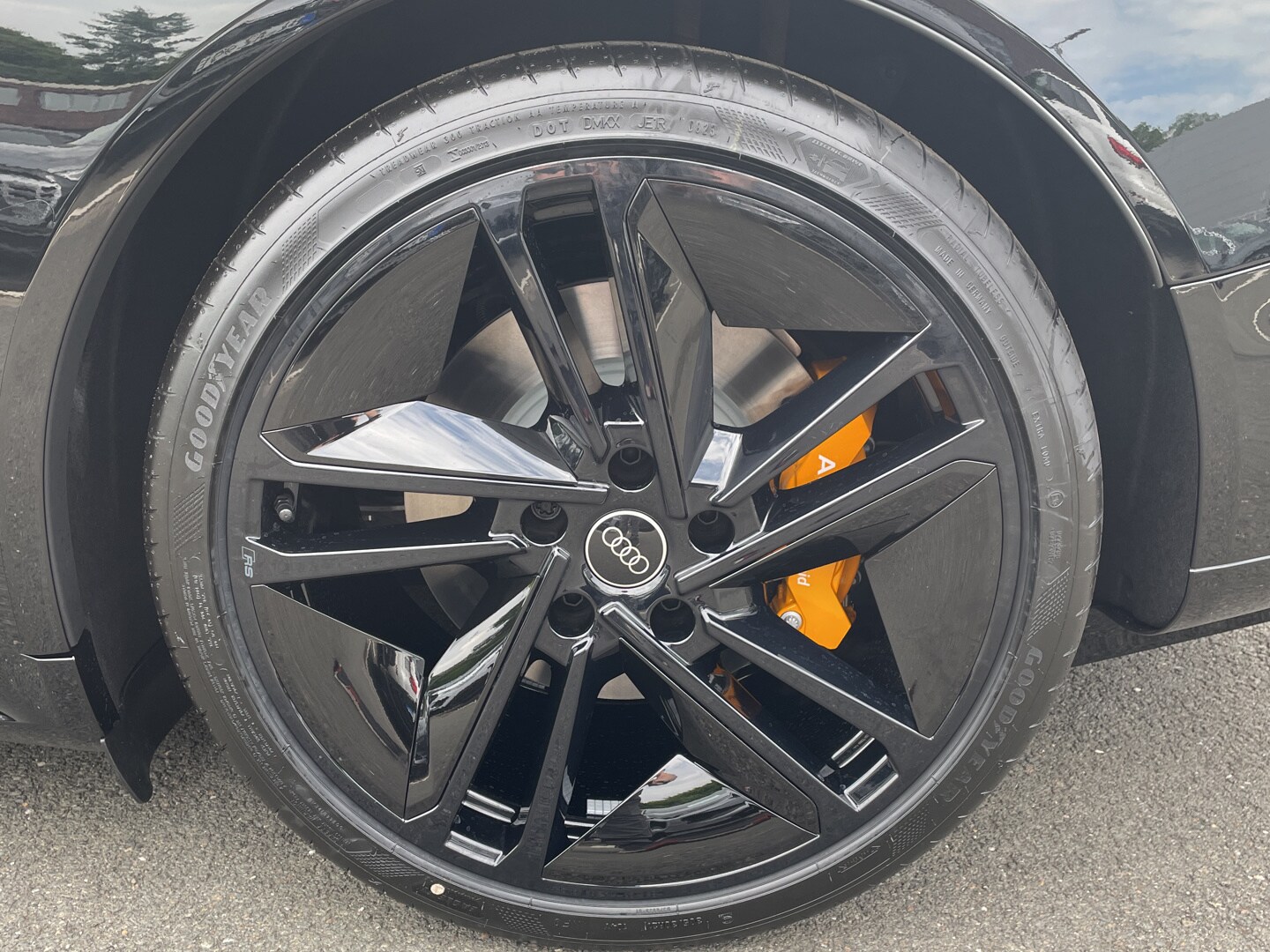 Image about Audi e-tron GT e-tron quattro