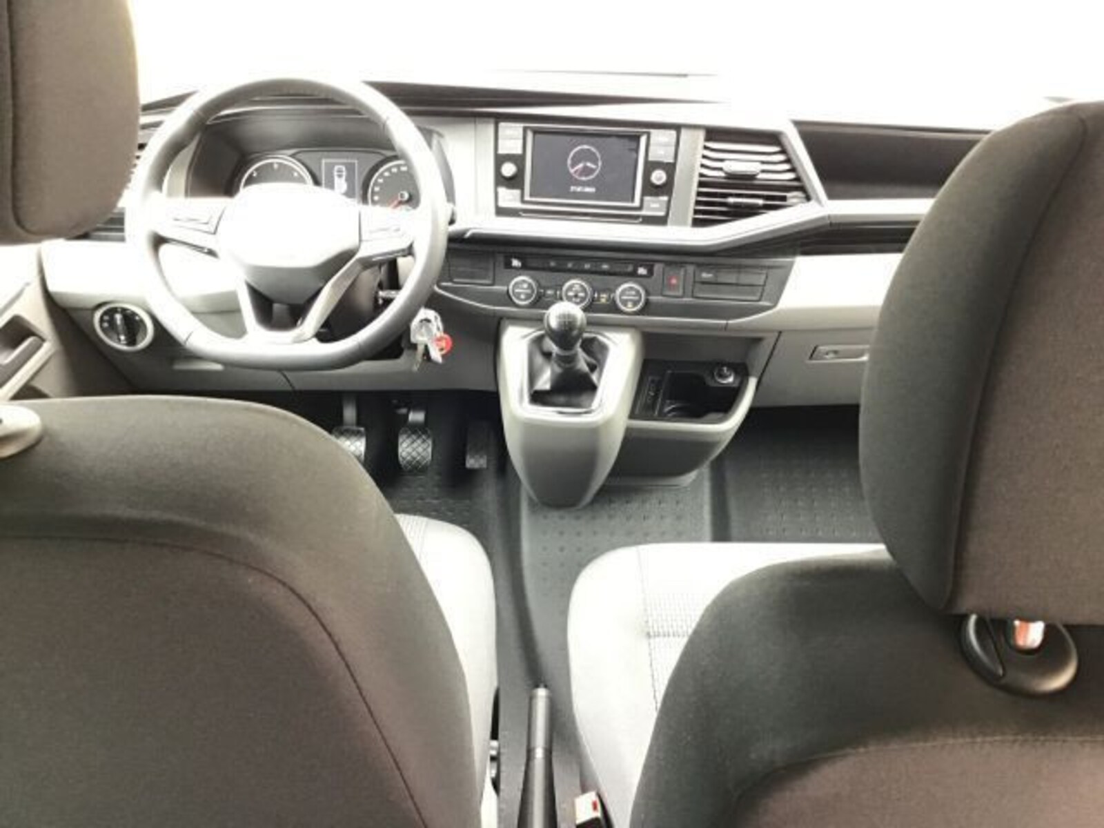 Volkswagen T6.1 Caravelle kurzer Radstand – Bild 6
