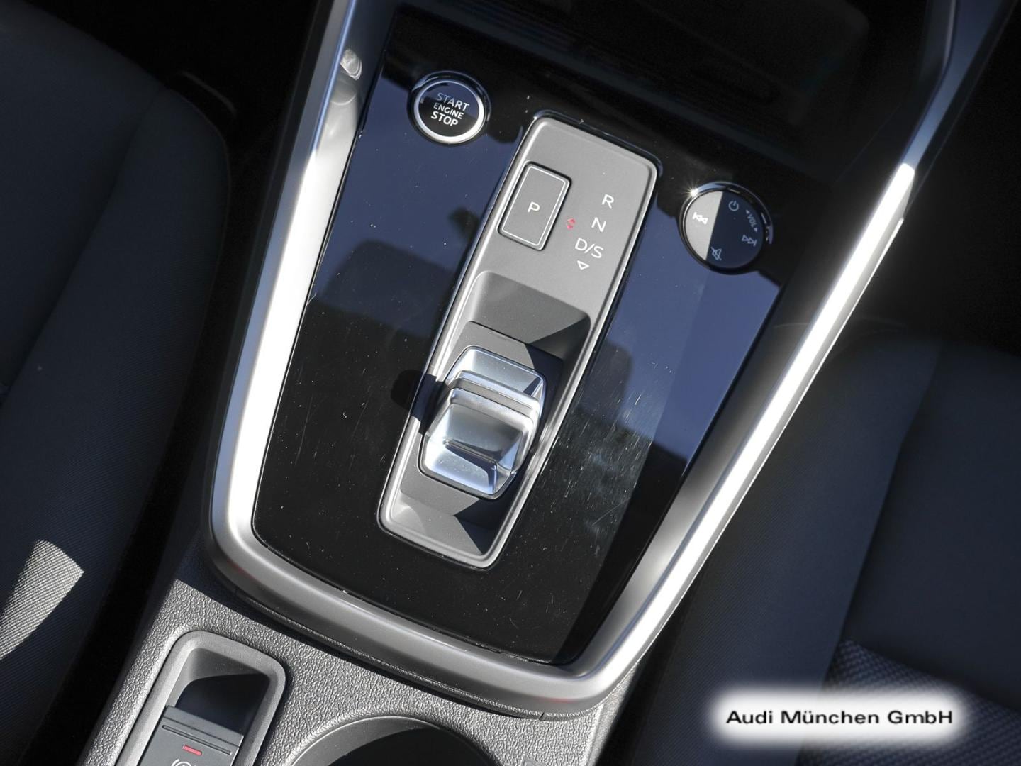 Bild über Audi A3 Sportback advanced 40 TDI quattro S tronic - für weitere Informationen kontaktieren Sie den Audi Partner