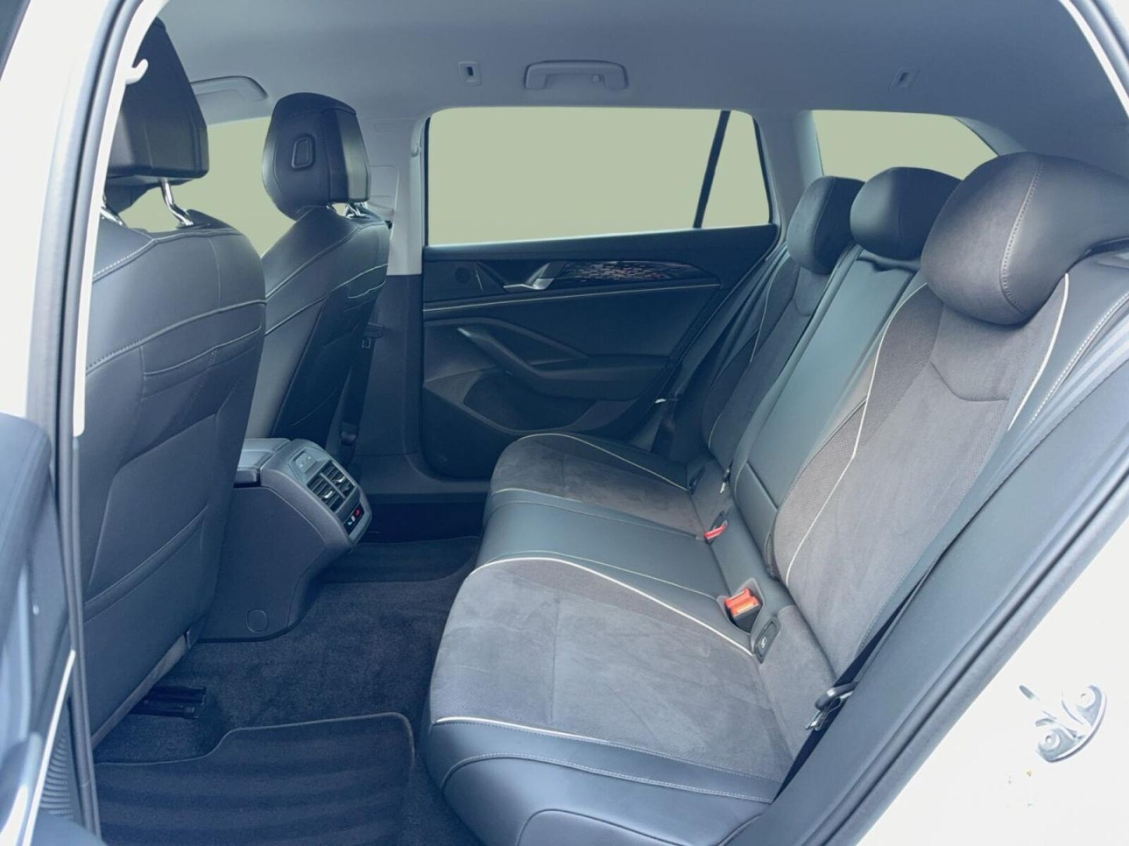 Volkswagen Passat – Bild 13