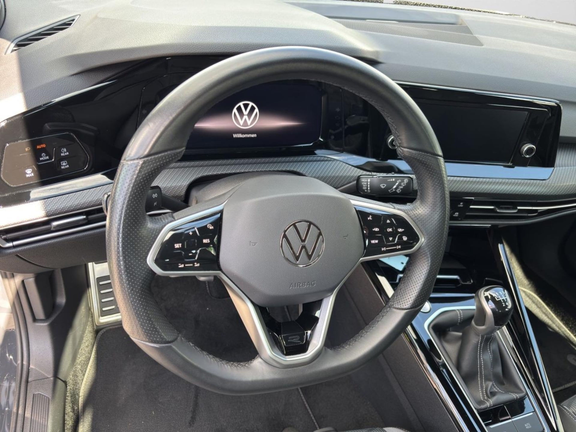 Volkswagen Golf R-Line