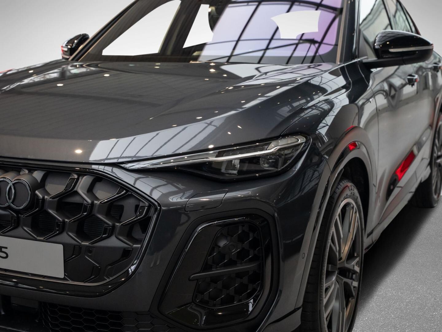 Bild über Audi Q5 Sportback TDI quattro 150 kW S tronic - für weitere Informationen kontaktieren Sie den Audi Partner