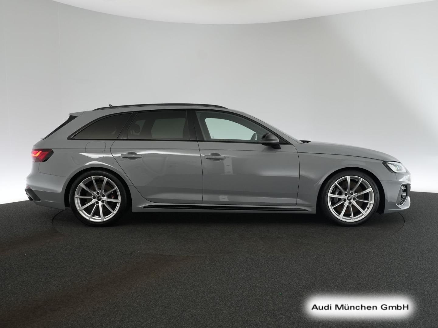 Bild über Audi RS 4 Avant TFSI quattro tiptronic - für weitere Informationen kontaktieren Sie den Audi Partner