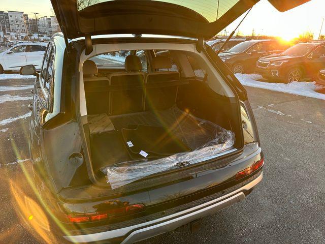 2025 Audi Q7 Premium Plus - Photo 23