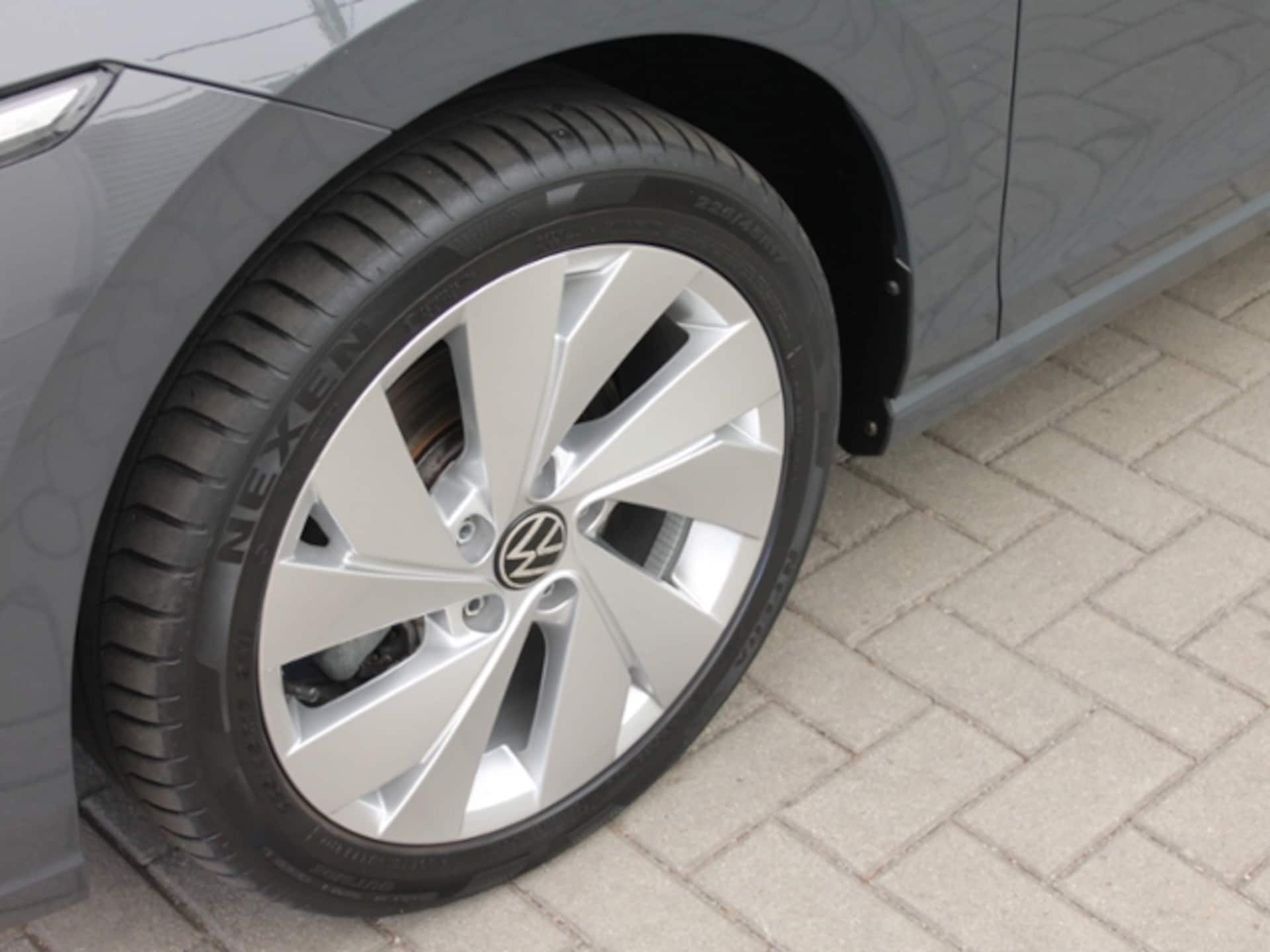 Volkswagen Golf Variant Style