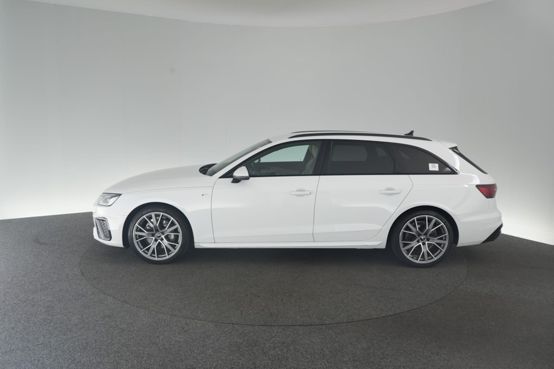 Audi A4 Avant S line
