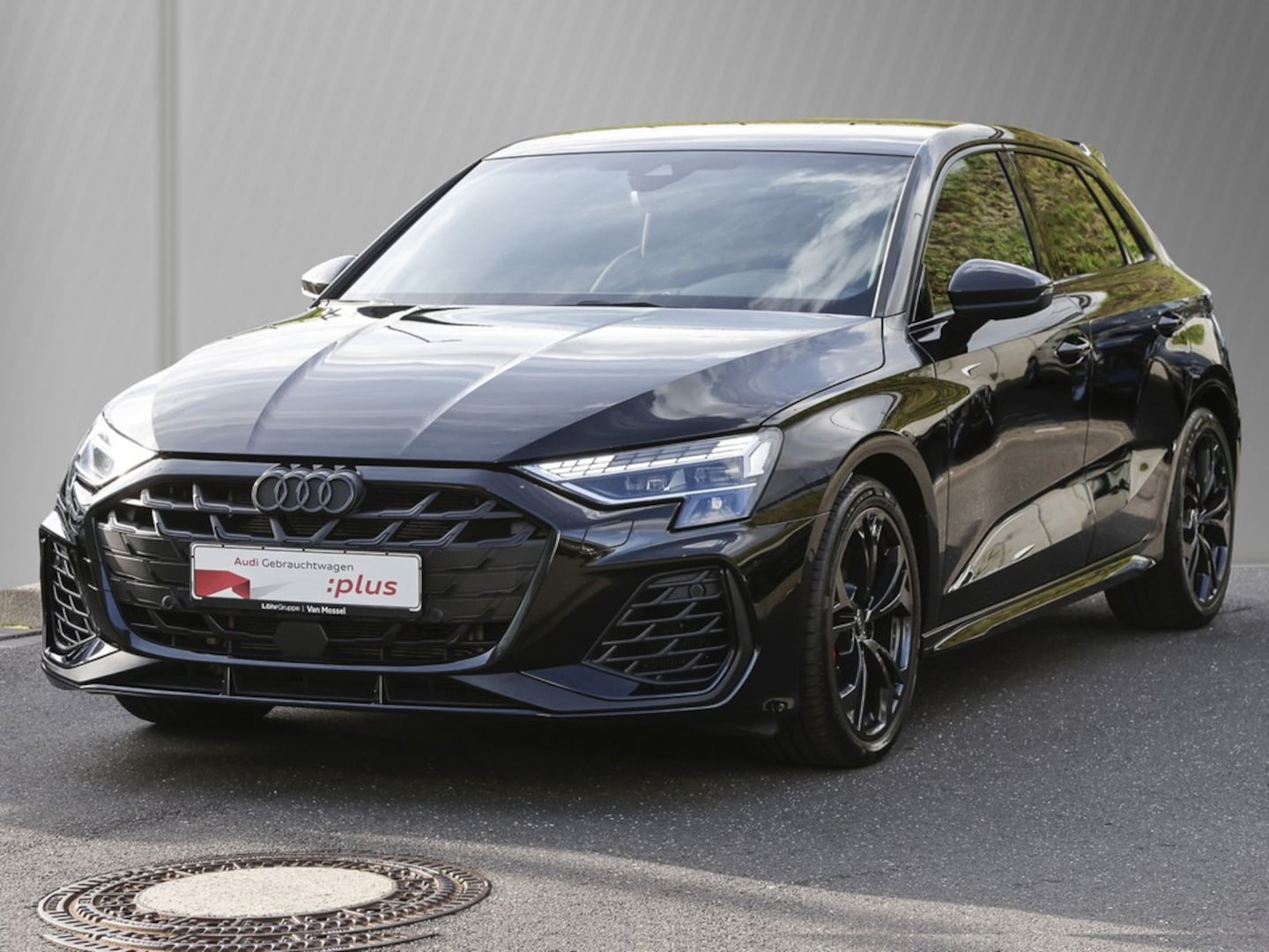 Bild über Audi S3 Sportback TFSI quattro S tronic - für weitere Informationen kontaktieren Sie den Audi Partner