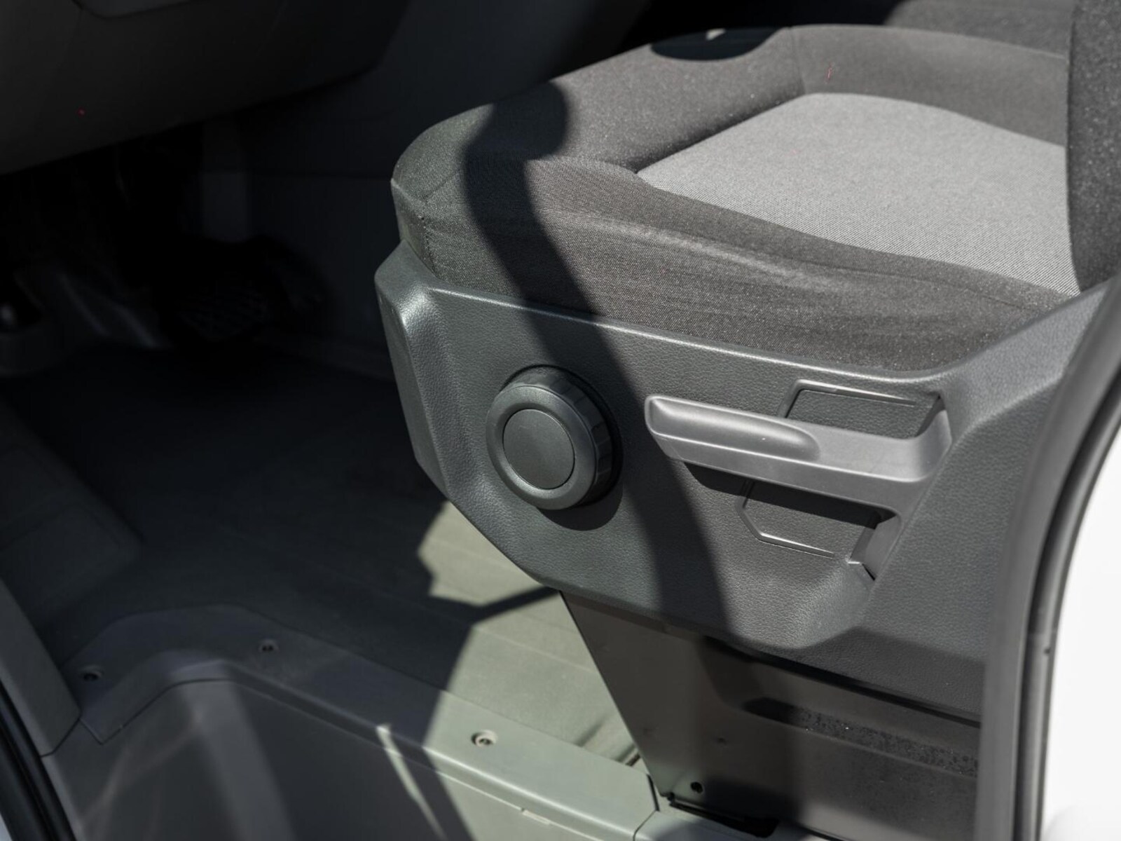 Volkswagen Crafter Kasten mittlerer Radstand – Bild 24