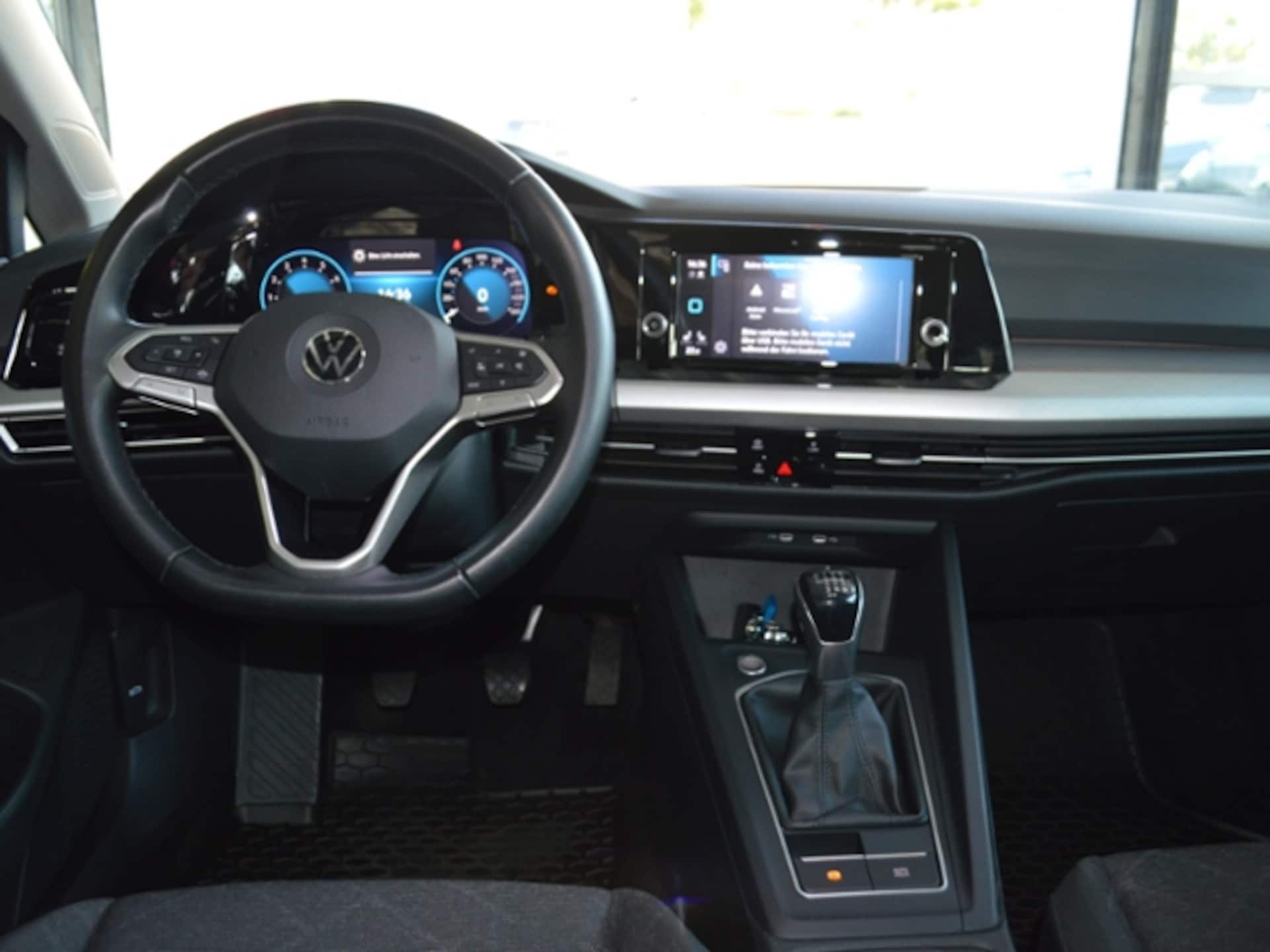Volkswagen Golf Life