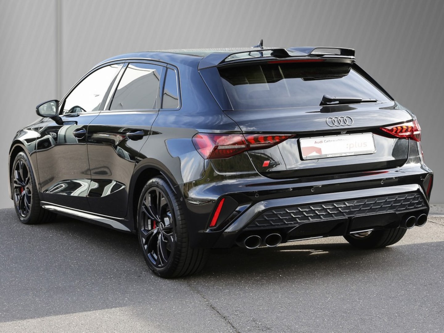 Bild über Audi S3 Sportback TFSI quattro S tronic - für weitere Informationen kontaktieren Sie den Audi Partner