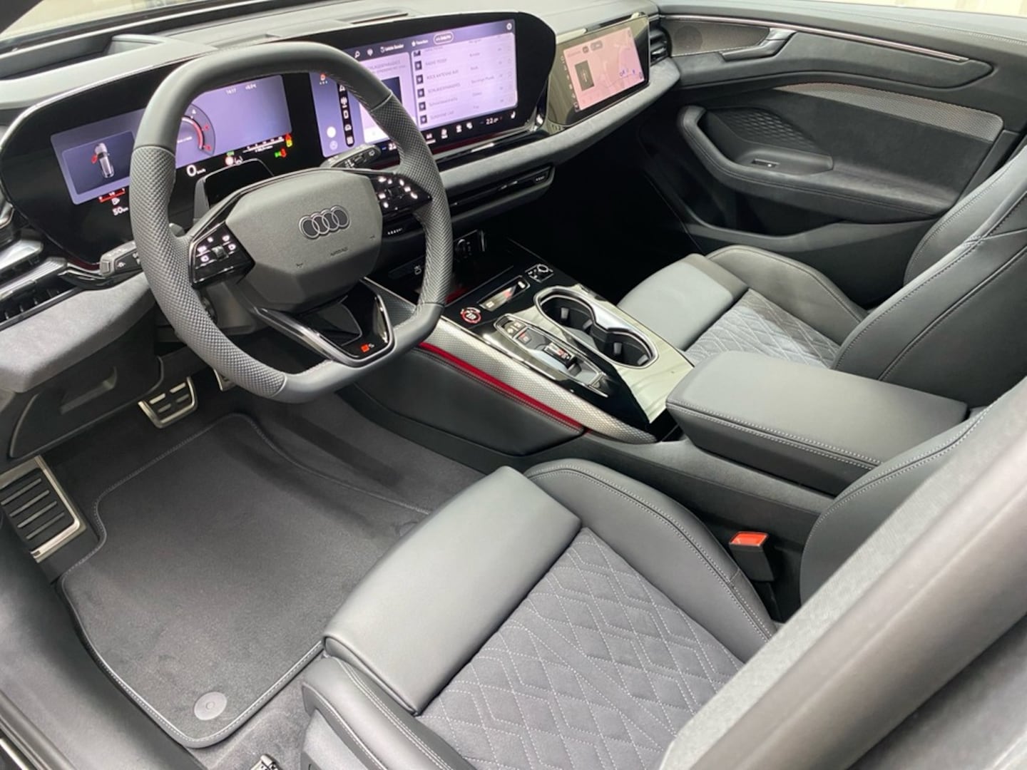 Bild über Audi A6 Avant TDI quattro 220 kW S tronic - für weitere Informationen kontaktieren Sie den Audi Partner