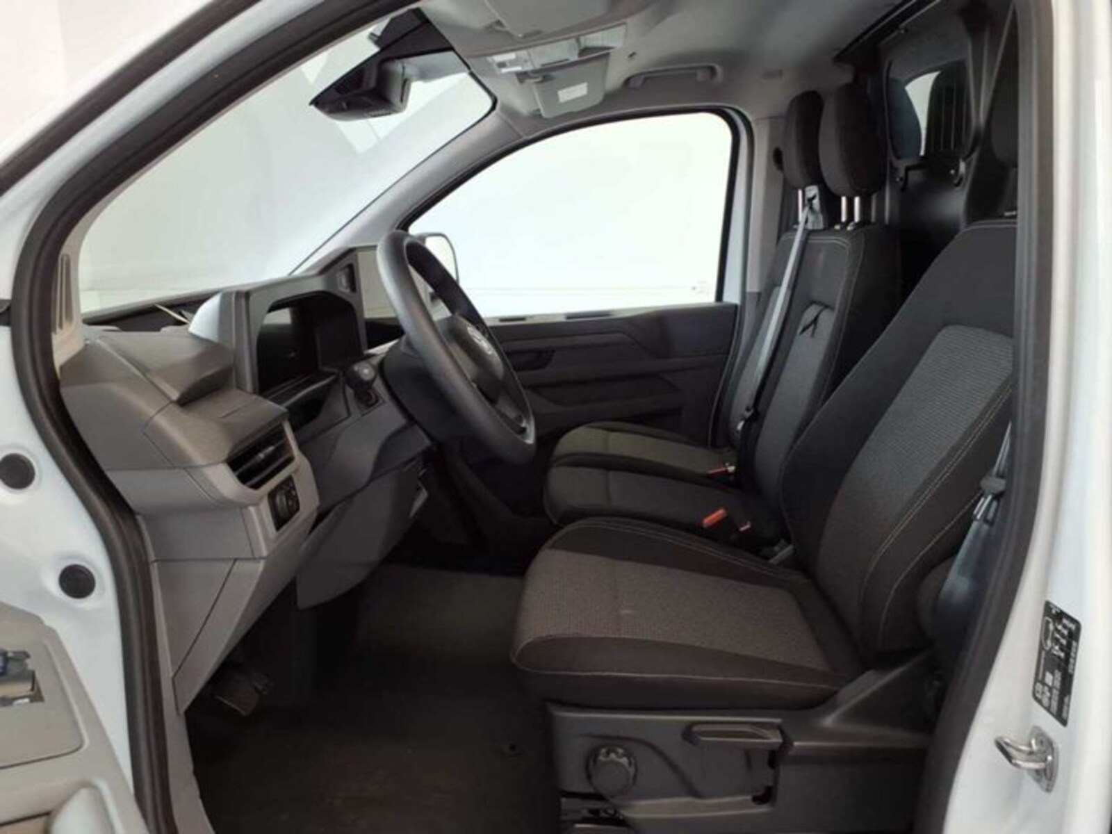 Volkswagen Transporter Kasten langer Radstand – Bild 4