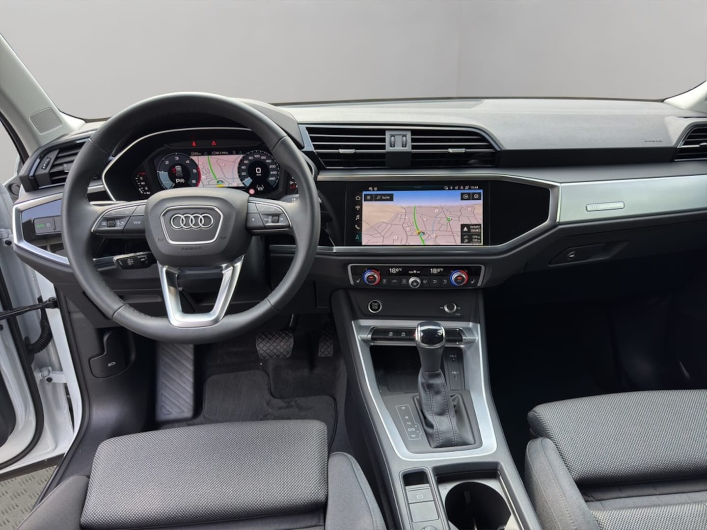 Bild über Audi Q3 TDI 110 kW S tronic - für weitere Informationen kontaktieren Sie den Audi Partner