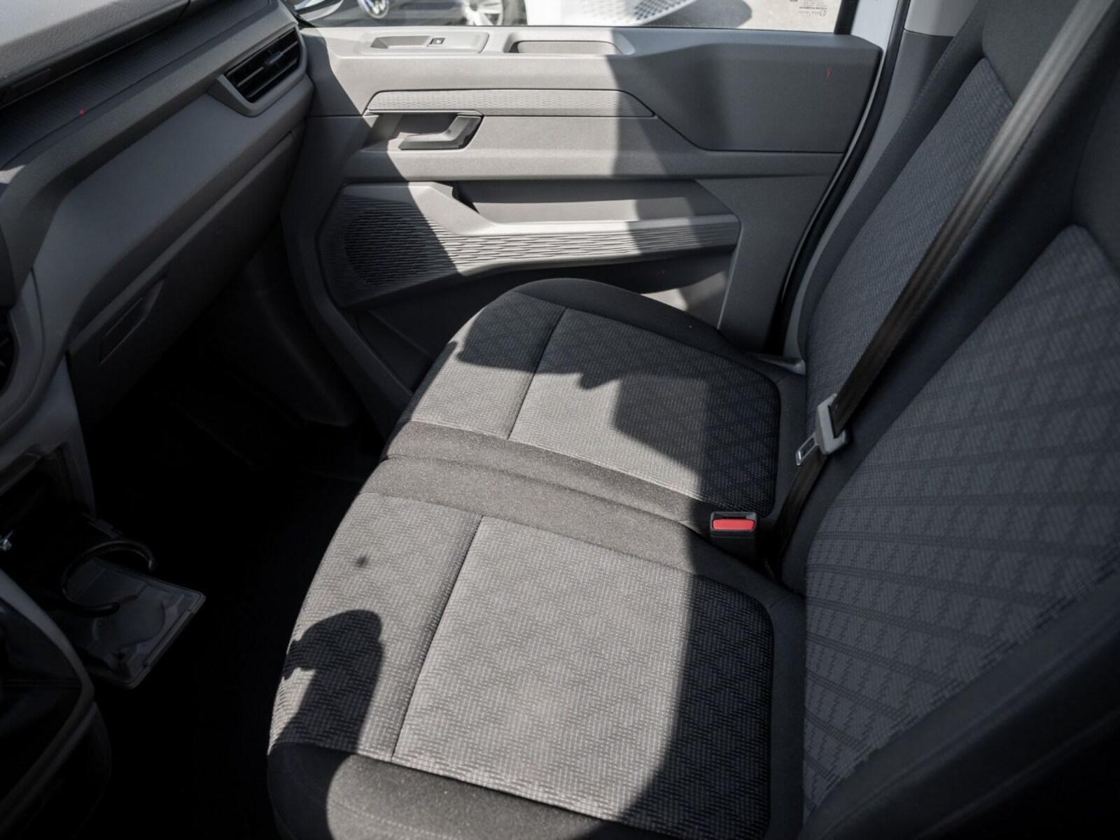 Volkswagen Transporter Kasten langer Radstand – Bild 16