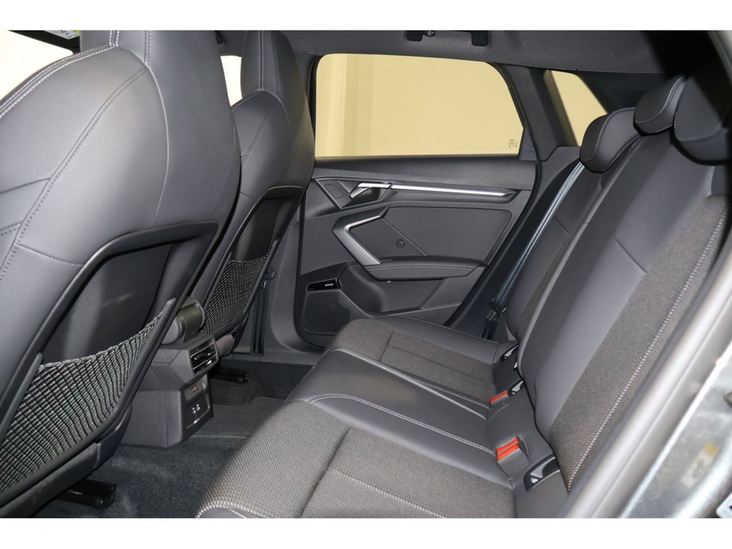 Bild über Audi A3 Sportback S line 35 TDI S tronic - für weitere Informationen kontaktieren Sie den Audi Partner