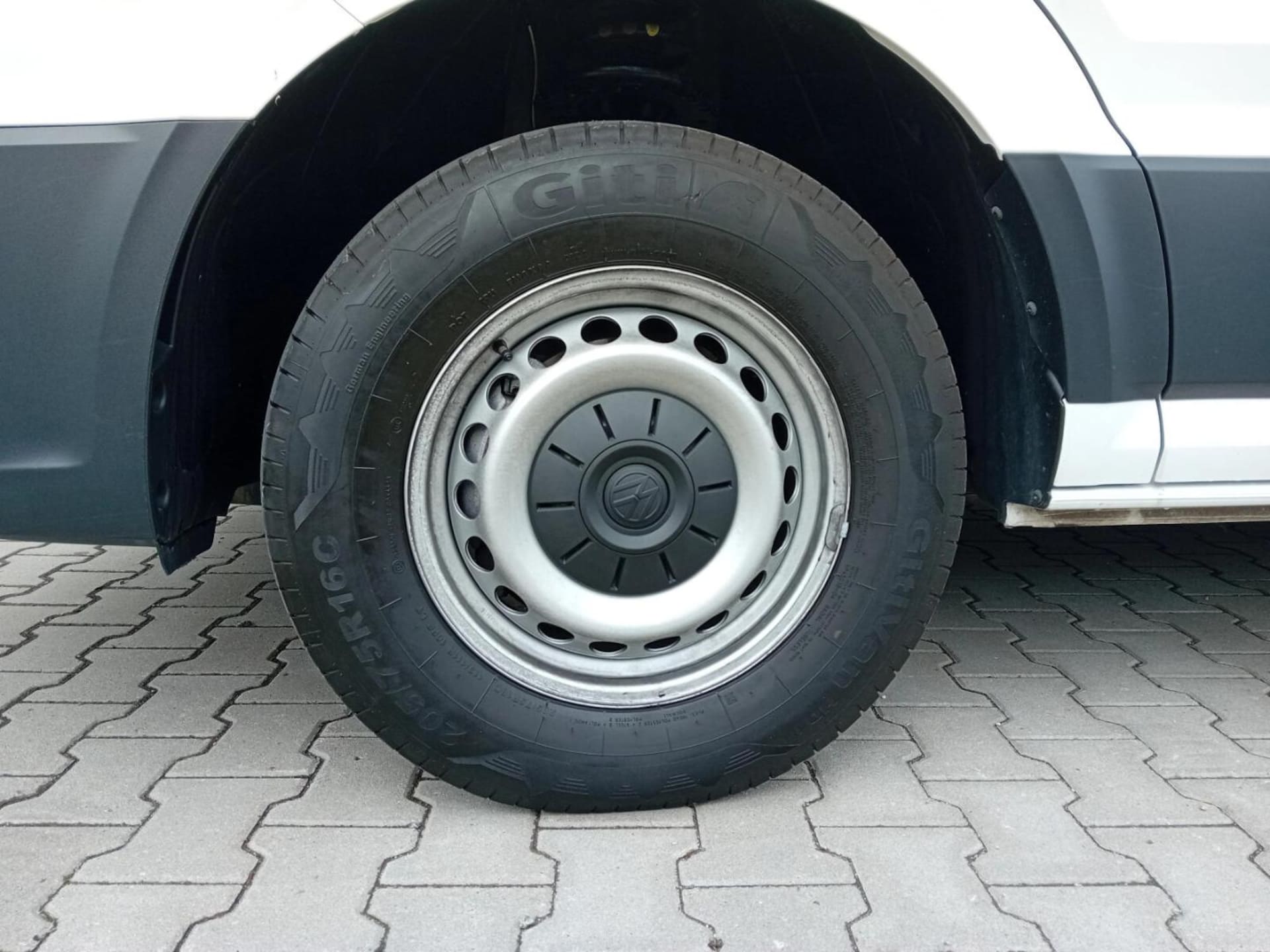 Volkswagen Crafter Furgon długi rozstaw osi