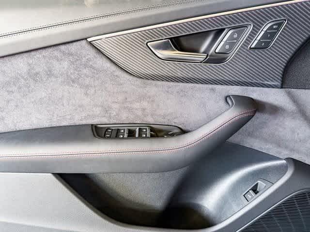 2025 Audi RS Q8 Base - Photo 22