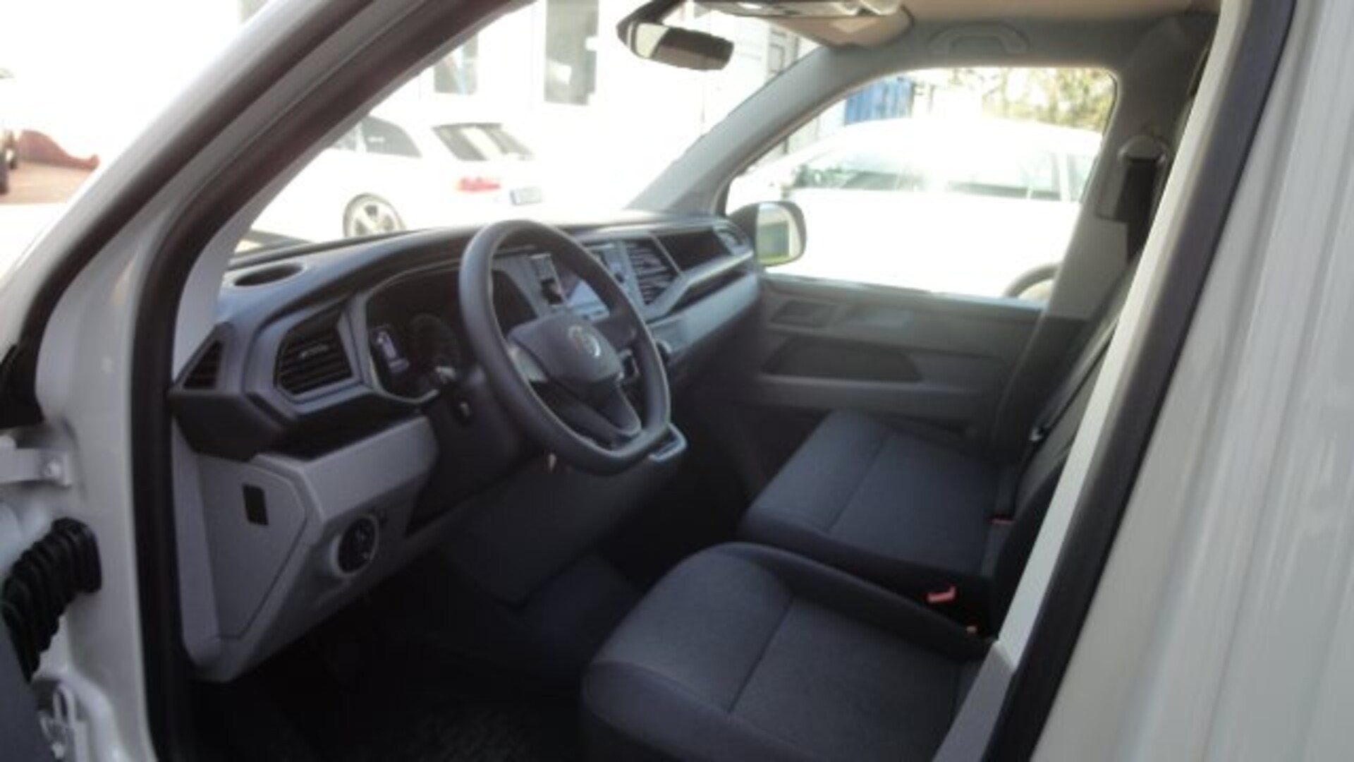 Volkswagen T6.1 Transporter Kombi kurzer Radstand