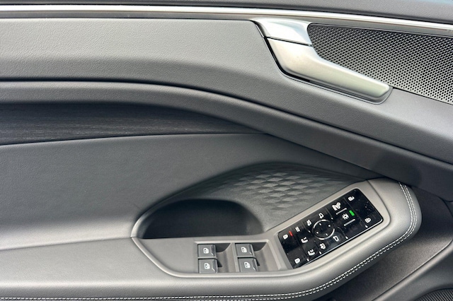 2026 Audi A6 Premium Plus - Photo 10