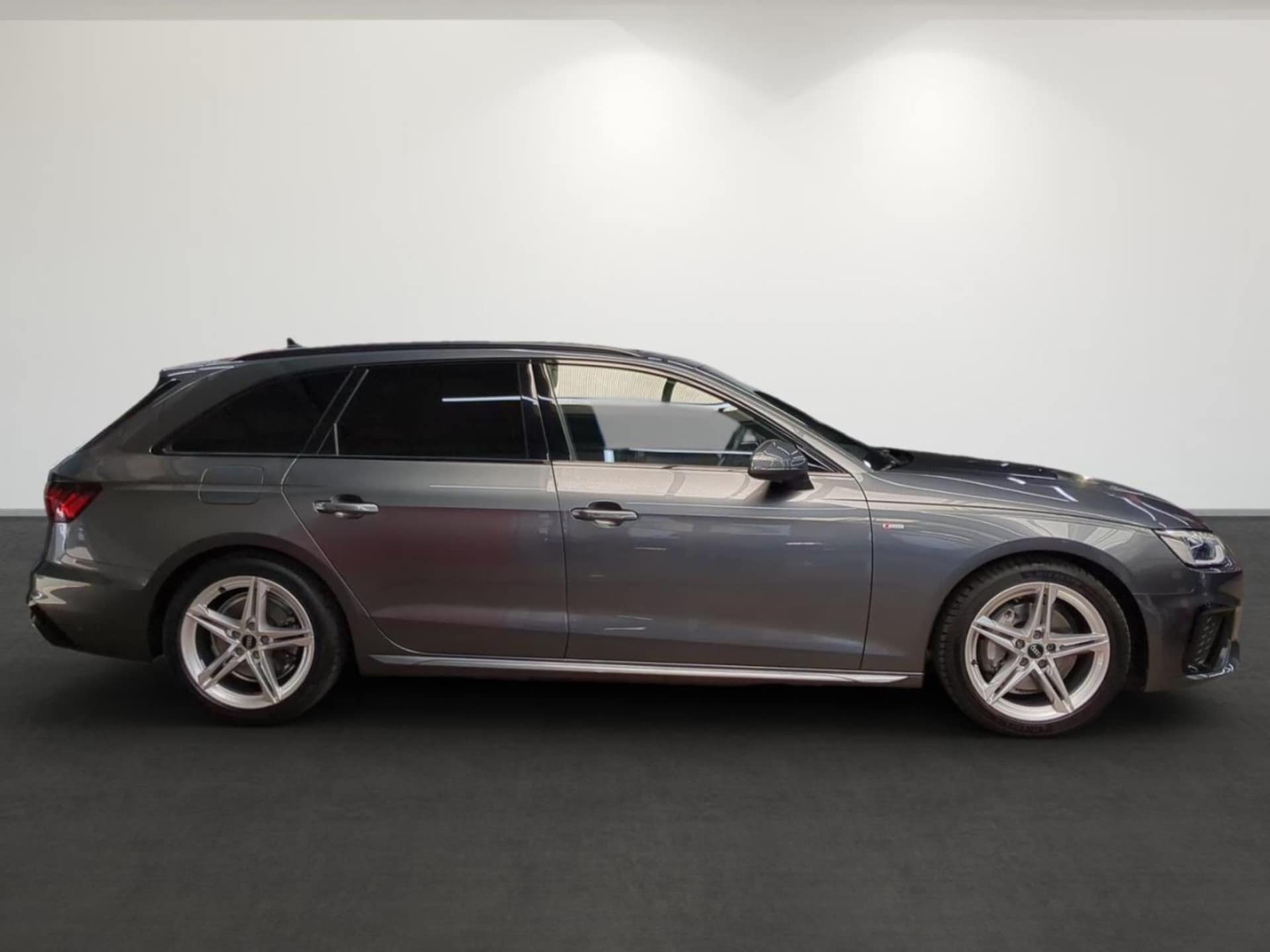 Audi A4 Avant S line