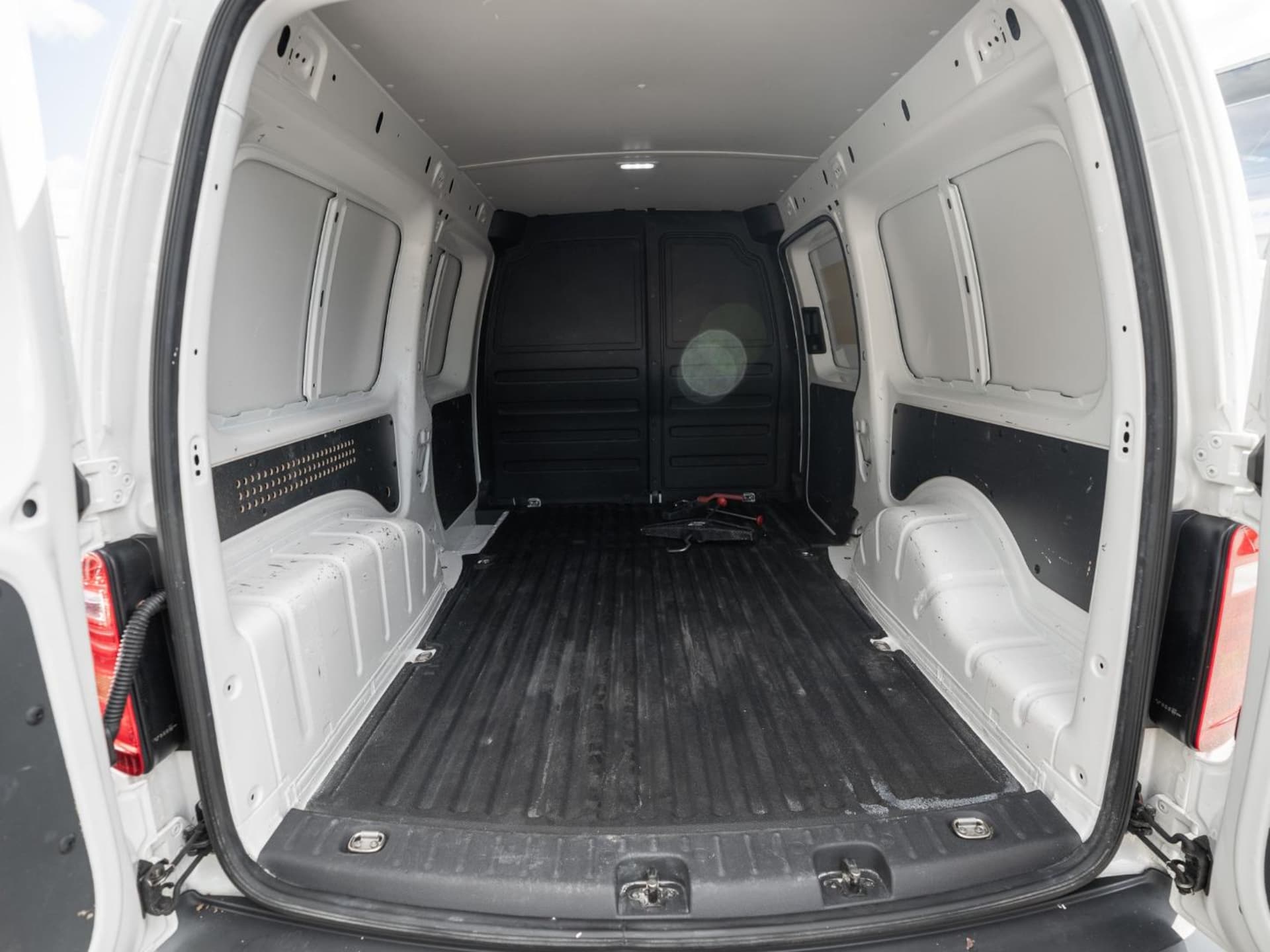 Volkswagen Caddy Maxi Kasten Basis-Modell