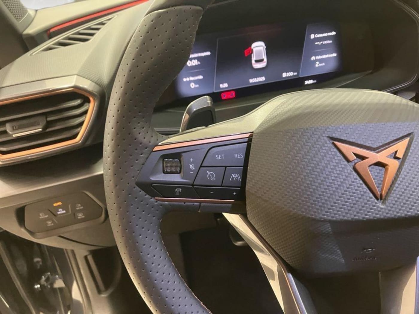 CUPRA Leon León 1.5 eTSI DSG 110 kW (150 CV) — photo 9
