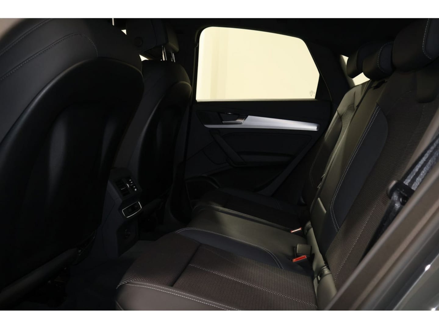 Bild über Audi Q5 Sportback 40 TDI quattro S tronic - für weitere Informationen kontaktieren Sie den Audi Partner