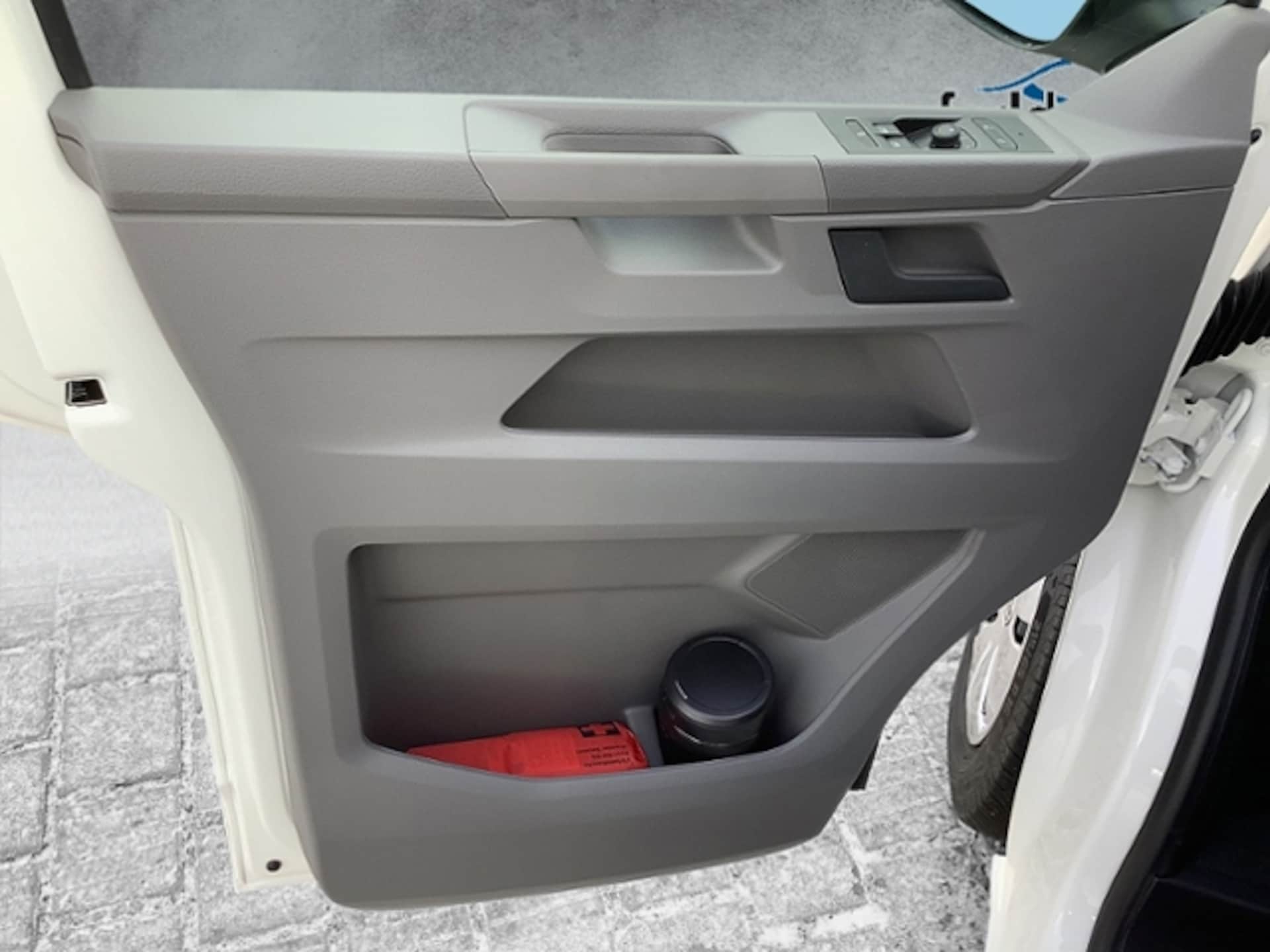 Volkswagen T6.1 Transporter Kombi kurzer Radstand
