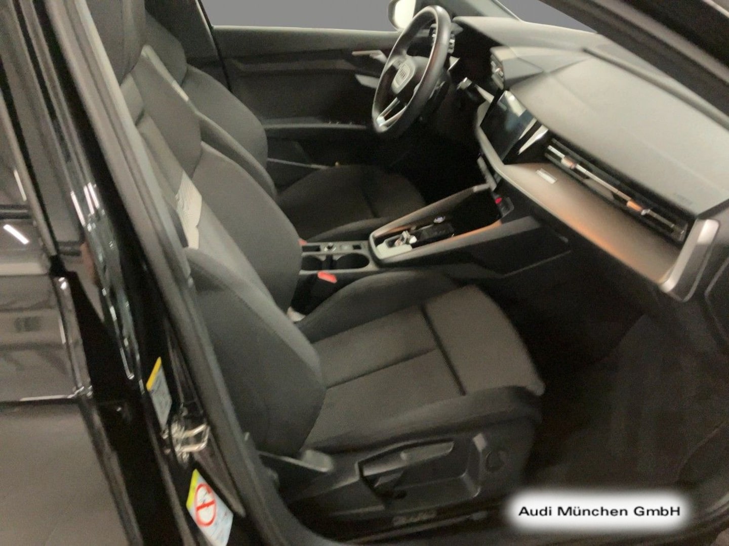 Bild über Audi A3 Sportback 30 TFSI S tronic - für weitere Informationen kontaktieren Sie den Audi Partner