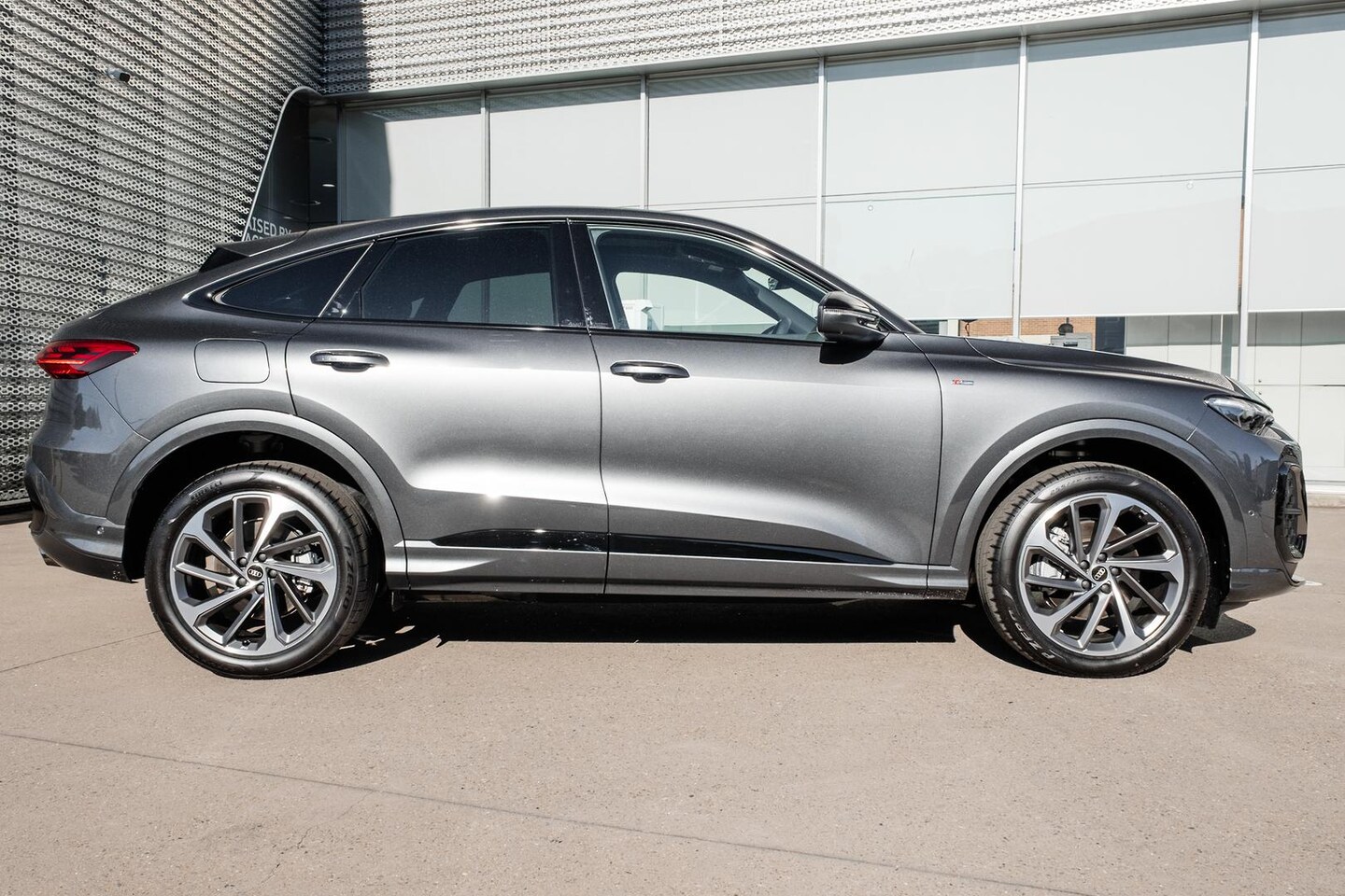 Image about Audi Q5 Sportback TFSI quattro 200 kW sport