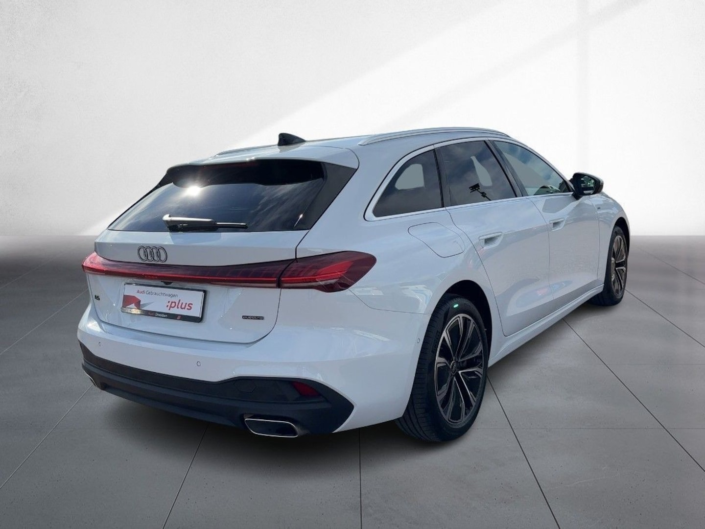 Bild über Audi A5 Avant e-hybrid e-hybrid quattro 220 kW S tronic - für weitere Informationen kontaktieren Sie den Audi Partner