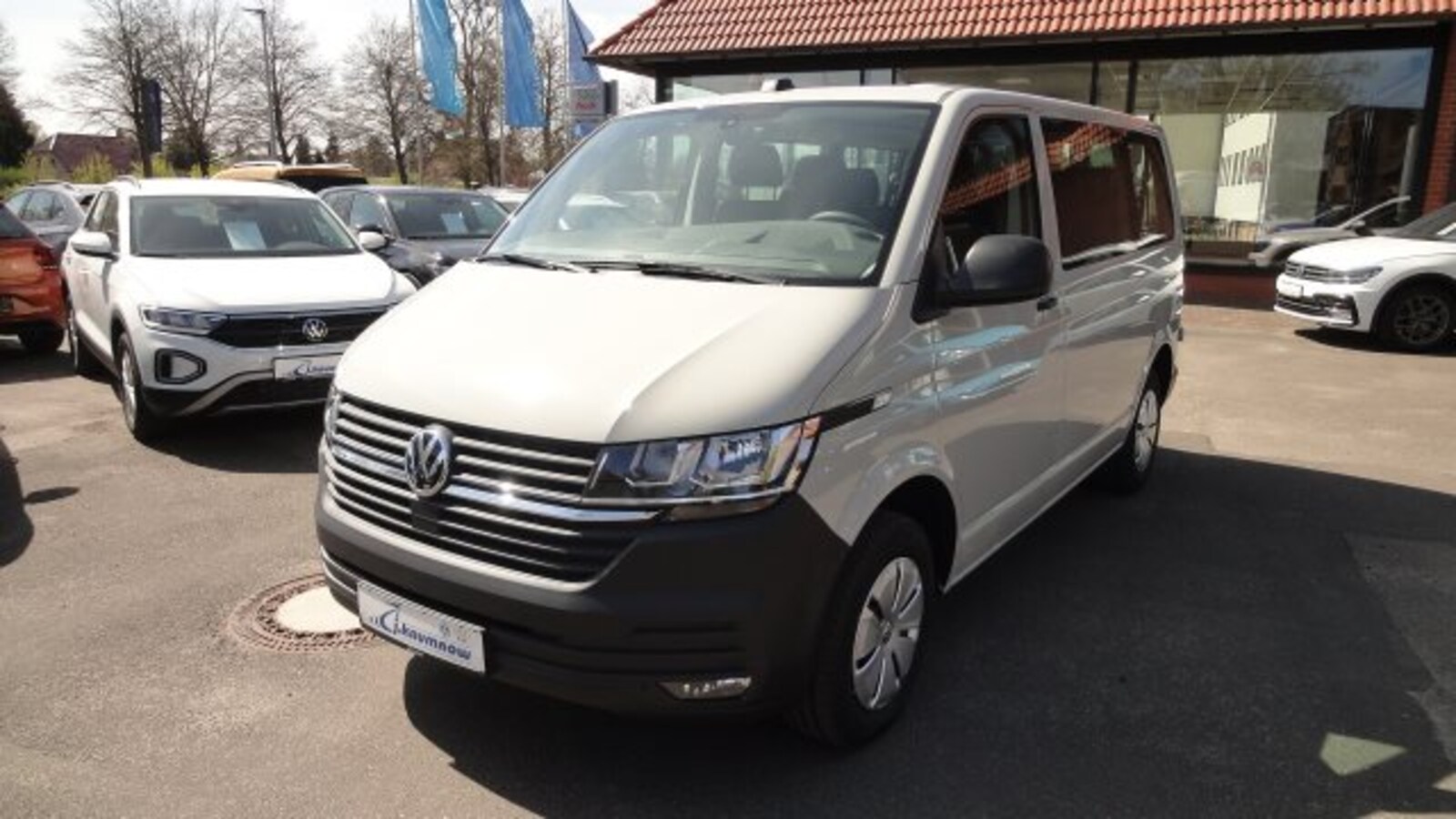 Volkswagen T6.1 Transporter Kombi kurzer Radstand – Bild 2