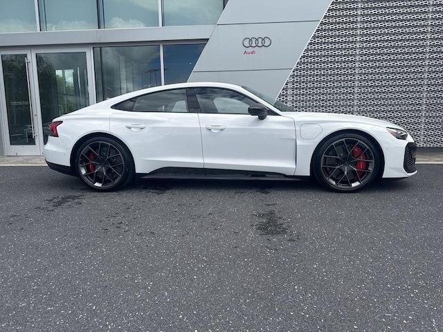 2026 Audi RS e-tron GT performance