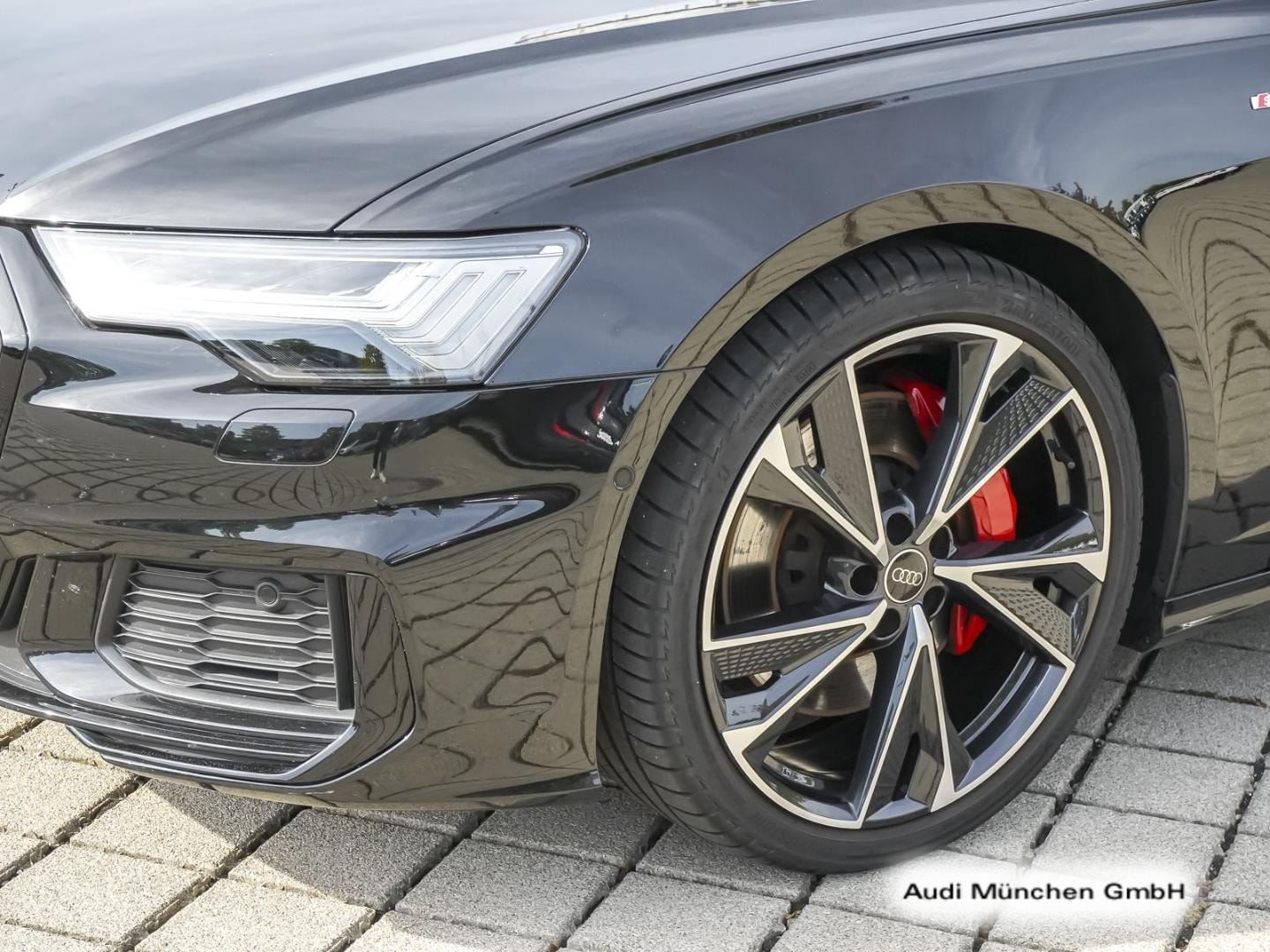 Bild über - für weitere Informationen kontaktieren Sie den Audi Partner