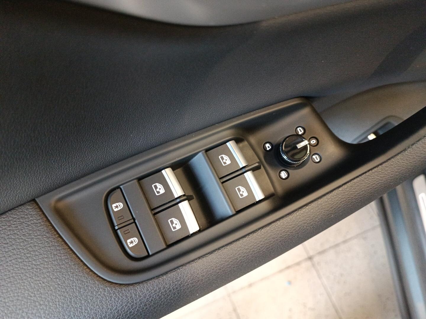 Bild über Audi Q7 SUV TDI quattro 210 kW tiptronic - für weitere Informationen kontaktieren Sie den Audi Partner