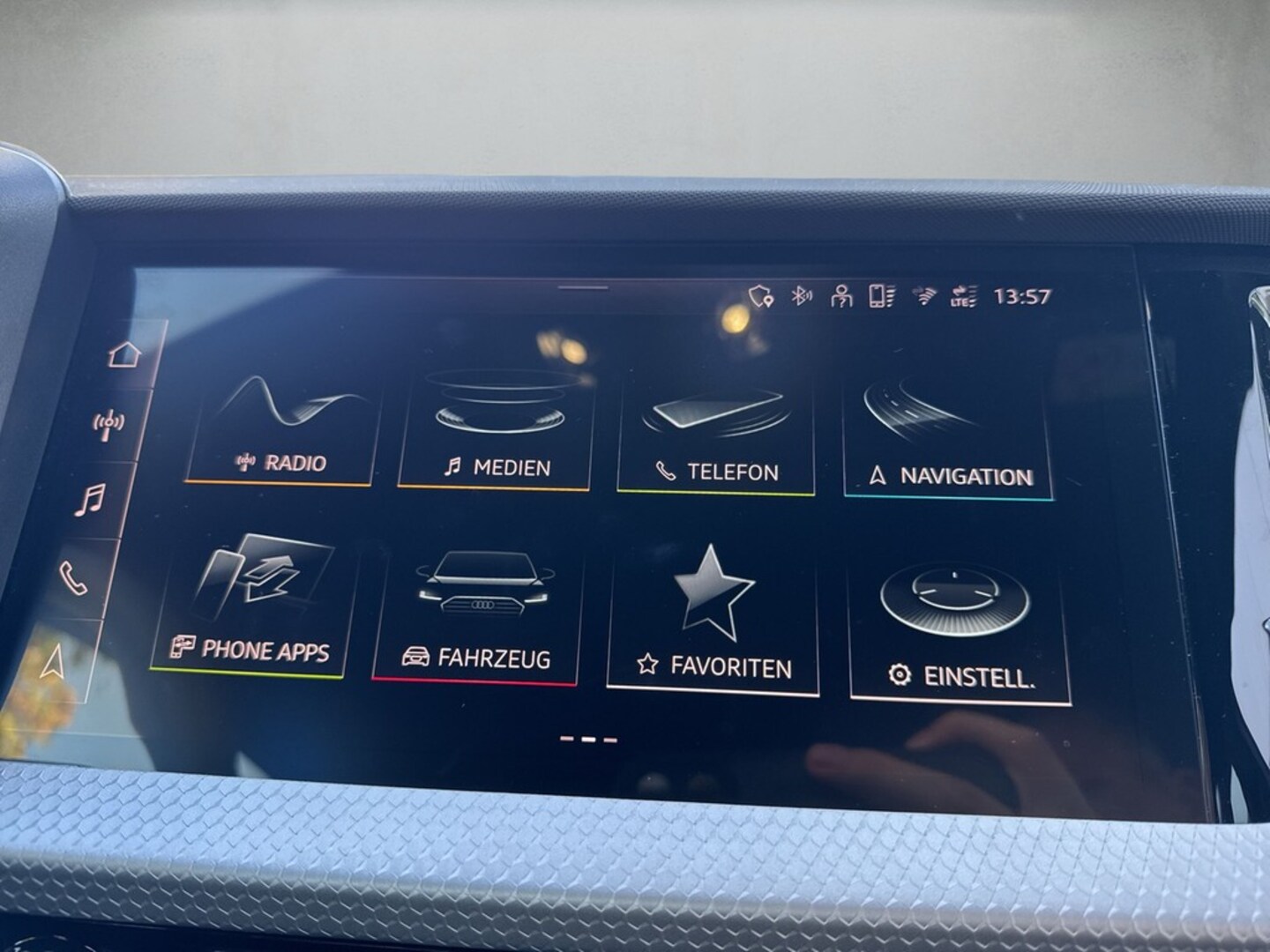 Bild über Audi A1 Sportback S line 30 TFSI S tronic - für weitere Informationen kontaktieren Sie den Audi Partner