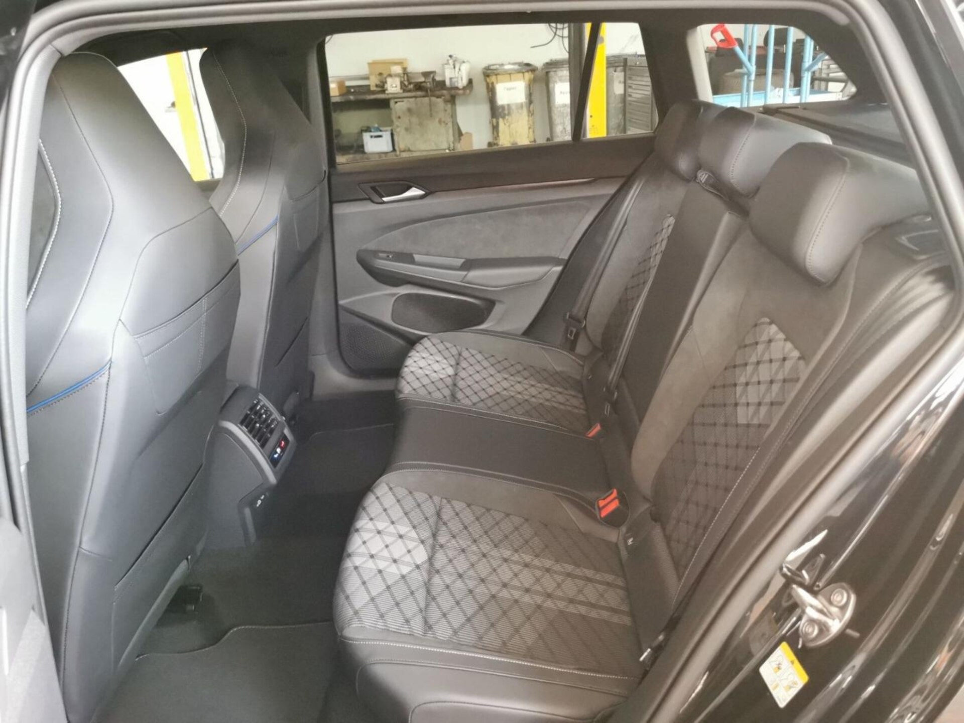 Volkswagen Golf Variant R-Line