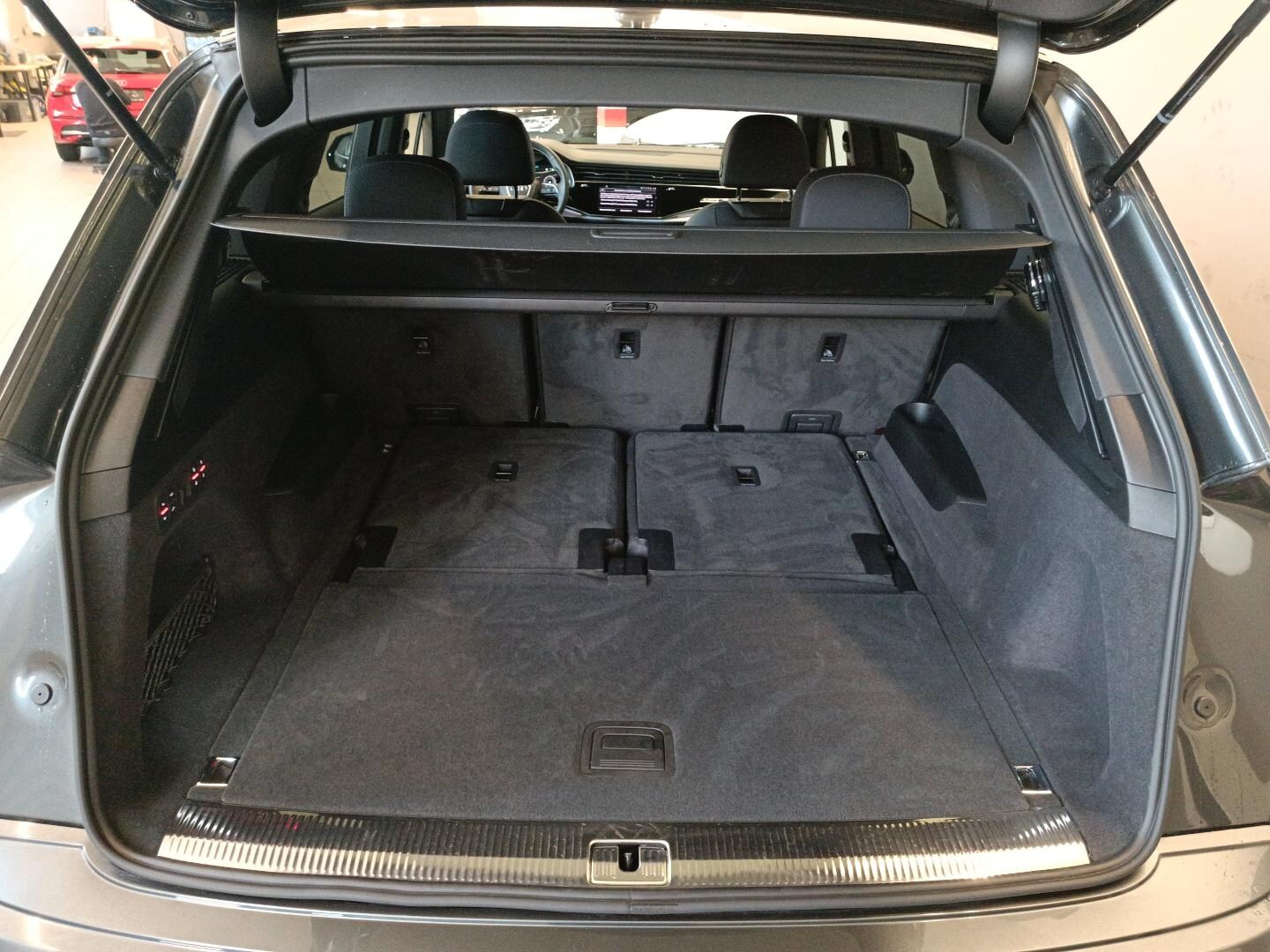 Bild über Audi Q7 SUV TDI quattro 210 kW tiptronic - für weitere Informationen kontaktieren Sie den Audi Partner