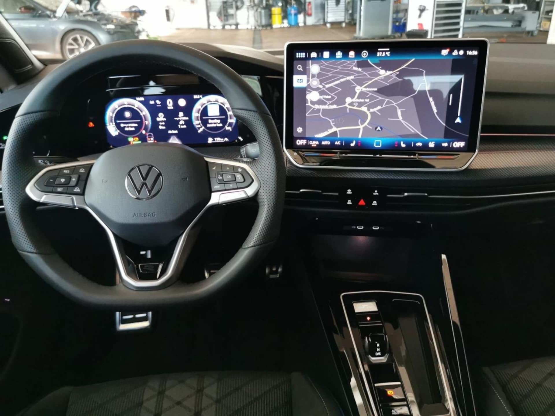 Volkswagen Golf Variant R-Line