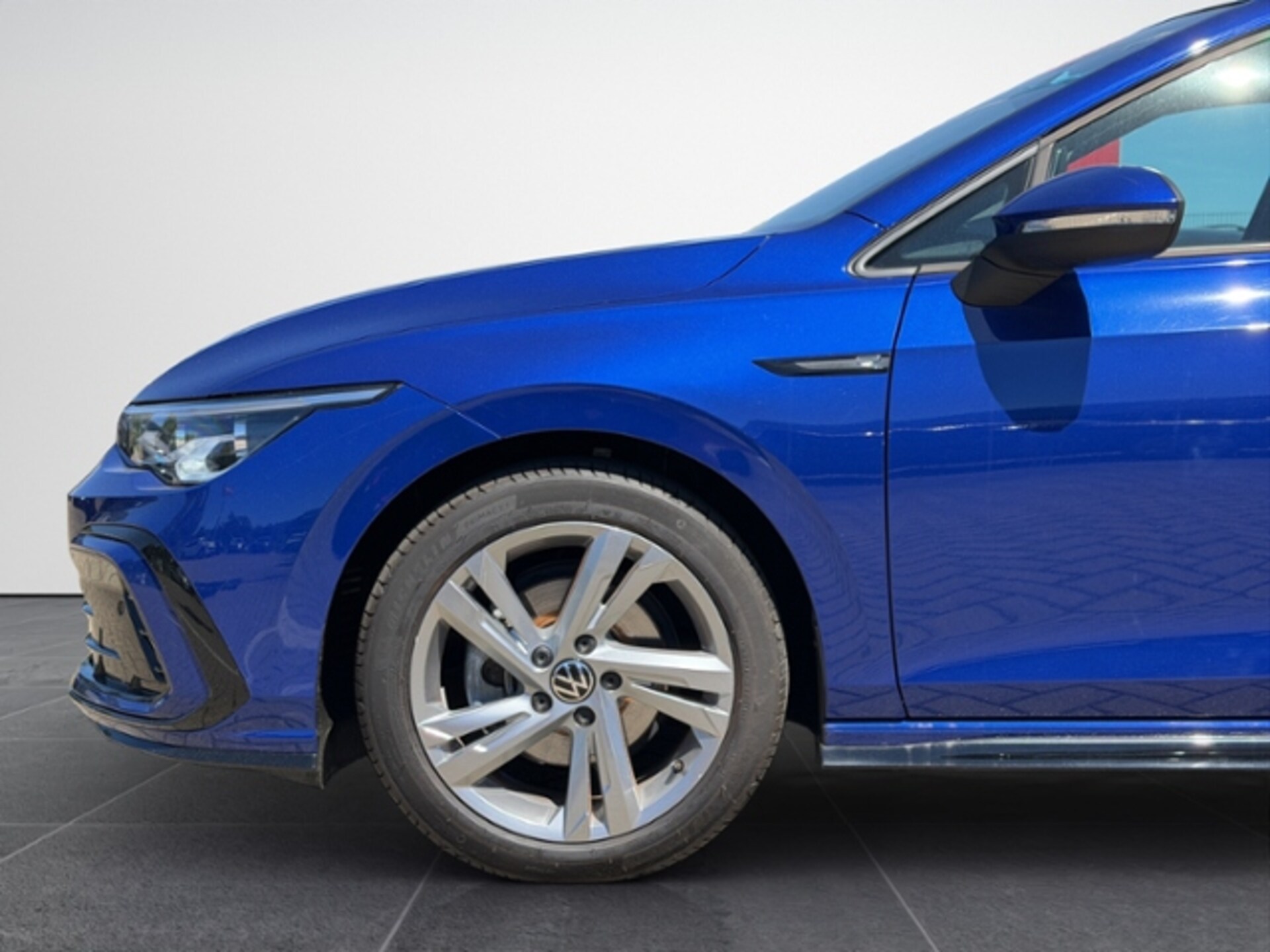 Volkswagen Golf R-Line