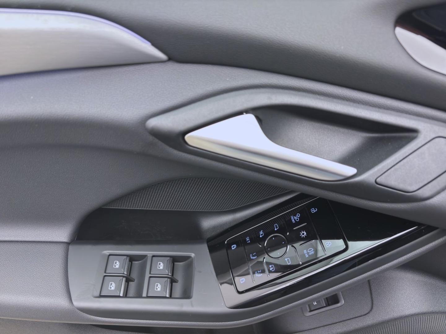 Bild über Audi A6 Avant e-tron e-tron - für weitere Informationen kontaktieren Sie den Audi Partner