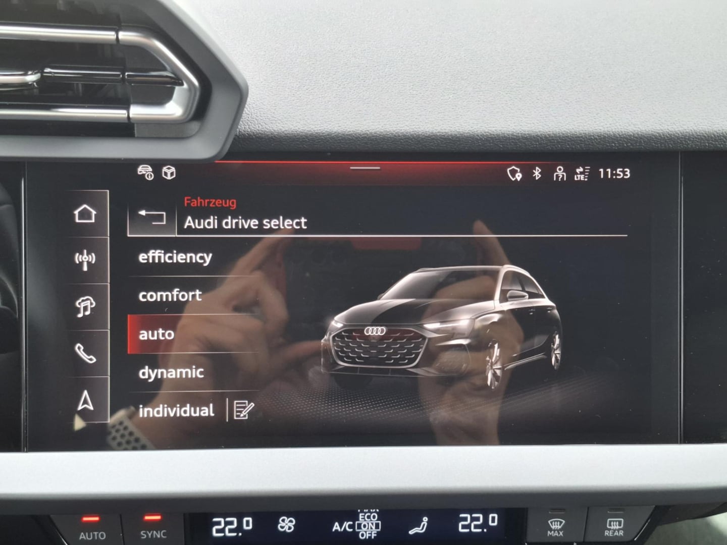Bild über Audi A3 Sportback advanced 30 TFSI S tronic - für weitere Informationen kontaktieren Sie den Audi Partner