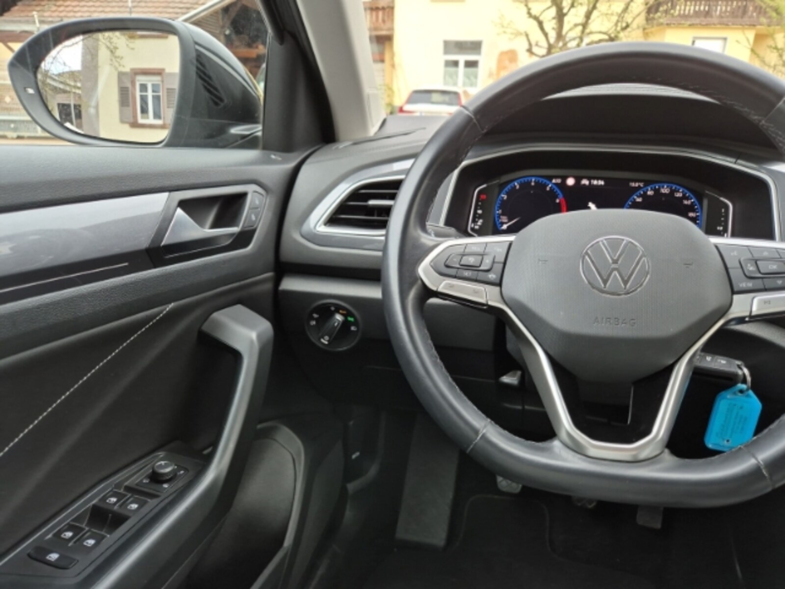 Volkswagen T-Roc – Bild 12