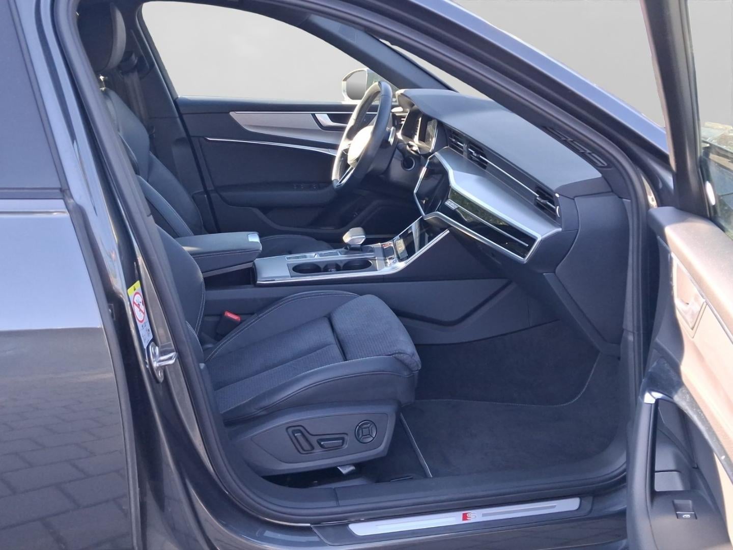 Bild über Audi S6 Avant S6 Avant TDI 253(344) kW(PS) tiptronic - für weitere Informationen kontaktieren Sie den Audi Partner